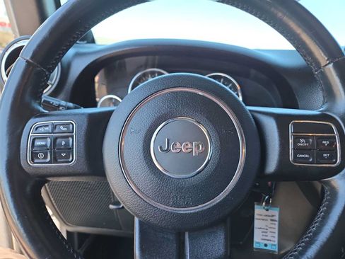 Used 2013 Jeep Wrangler Unlimited Sahara w/ Connectivity Group AWD/4WD image 23