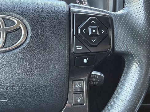 Used 2021 Toyota 4Runner TRD Off-Road Premium AWD/4WD image 22