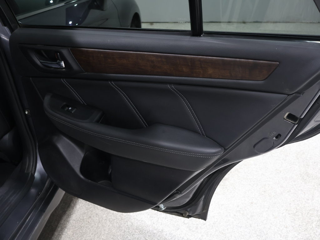 Used 2018 Subaru Outback 2.5i Limited AWD/4WD image 23