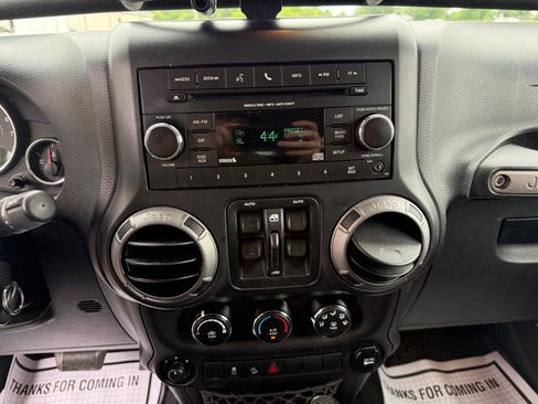 Used 2014 Jeep Wrangler Unlimited Sport w/ Quick Order Package 24S AWD/4WD image 13