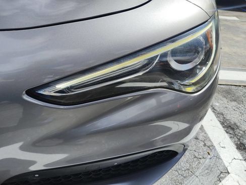 Used 2018 Alfa Romeo Stelvio Ti image 18