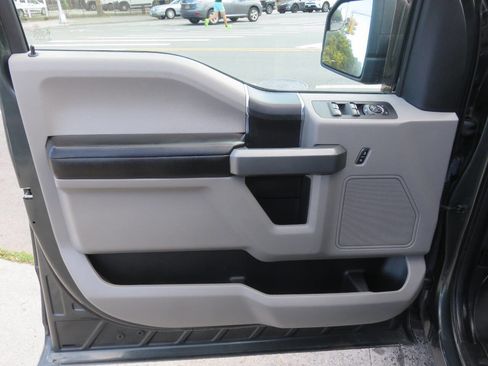 Used 2018 Ford F150 XLT image 22