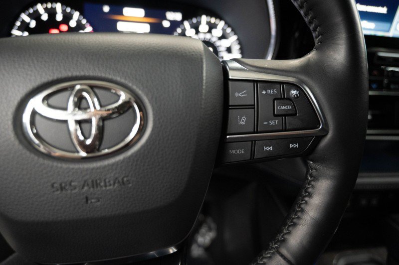 Used 2021 Toyota Highlander Platinum AWD/4WD image 25