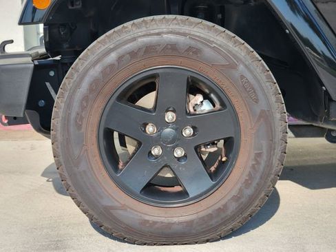 Certified 2015 Jeep Wrangler Unlimited Sahara image 10