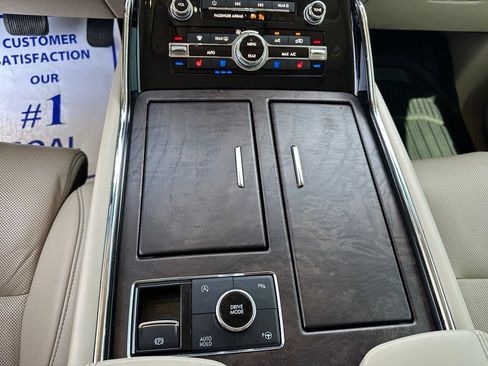 Used 2018 Lincoln Navigator Reserve w/ Technology Package AWD/4WD image 15