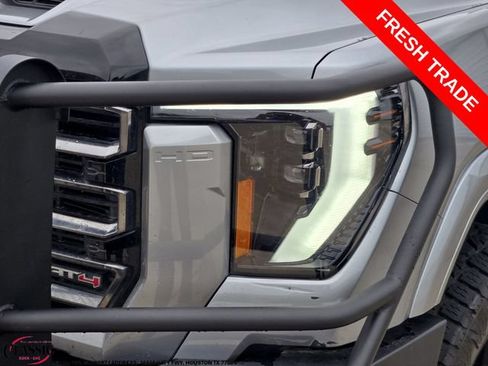 Used 2024 GMC Sierra 2500 AT4 w/ AT4 Premium Plus Package AWD/4WD image 9