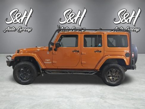 Used 2011 Jeep Wrangler Unlimited Sahara w/ Trailer Tow Group AWD/4WD image 17