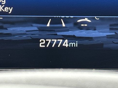 Certified 2025 Chevrolet Suburban Premier image 29