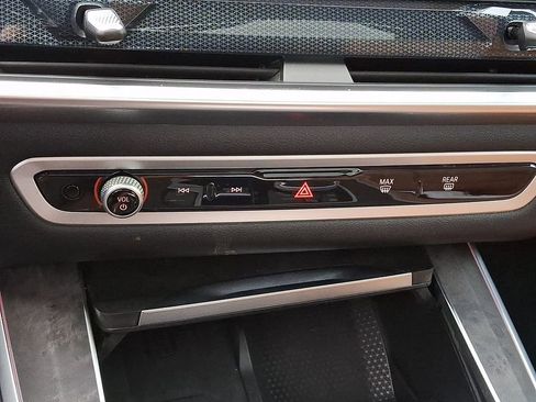 Certified 2025 BMW X5 xDrive50e w/ M Sport Package image 17