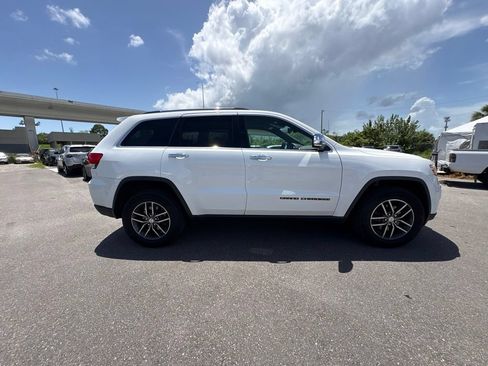 Used 2018 Jeep Grand Cherokee Limited AWD/4WD image 2