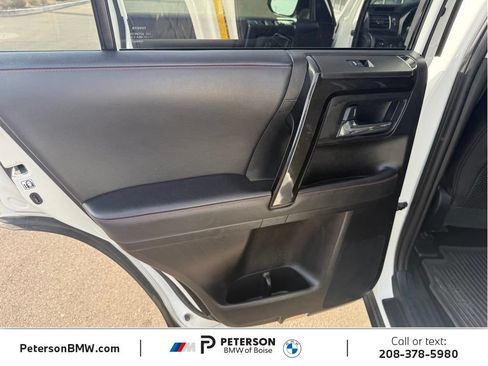 Used 2022 Toyota 4Runner TRD Off-Road Premium AWD/4WD image 17