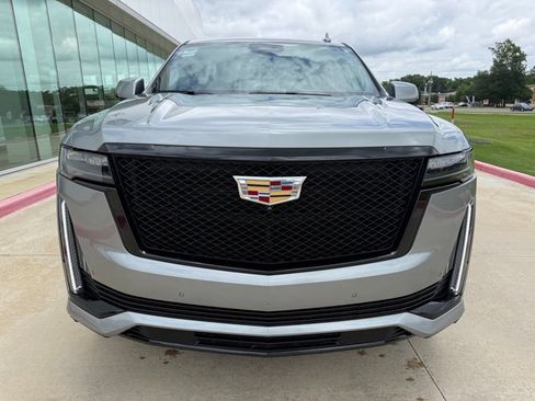 Used 2023 Cadillac Escalade ESV Sport w/ LPO, Floor Liner Package AWD/4WD image 6