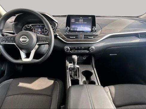 Certified 2025 Nissan Altima 2.5 SV FWD image 15