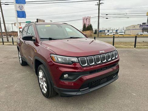 Certified 2022 Jeep Compass Latitude image 11