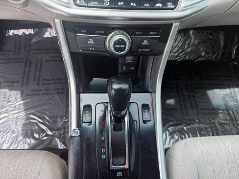 Used 2014 Honda Accord Plug-In Sedan image 20