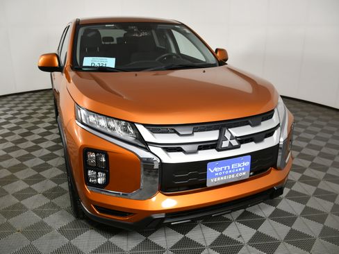 Used 2022 Mitsubishi Outlander Sport ES image 3