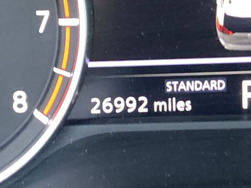 Used 2025 Nissan Rogue SV image 9