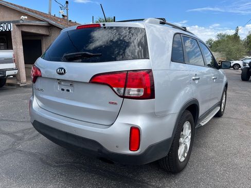 Used 2015 Kia Sorento LX FWD image 3