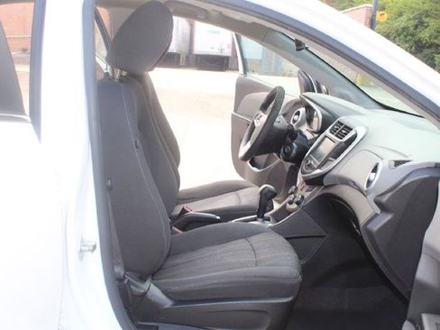 Used 2017 Chevrolet Sonic LT image 7