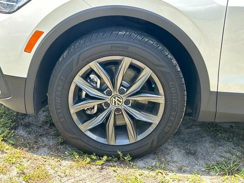 Certified 2023 Volkswagen Tiguan SE FWD image 53