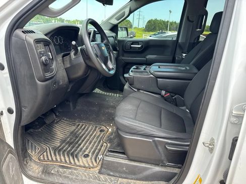 Used 2021 Chevrolet Silverado 1500 Custom w/ Safety Confidence Package RWD image 9