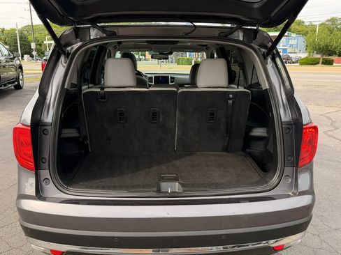 Used 2016 Honda Pilot Touring image 12