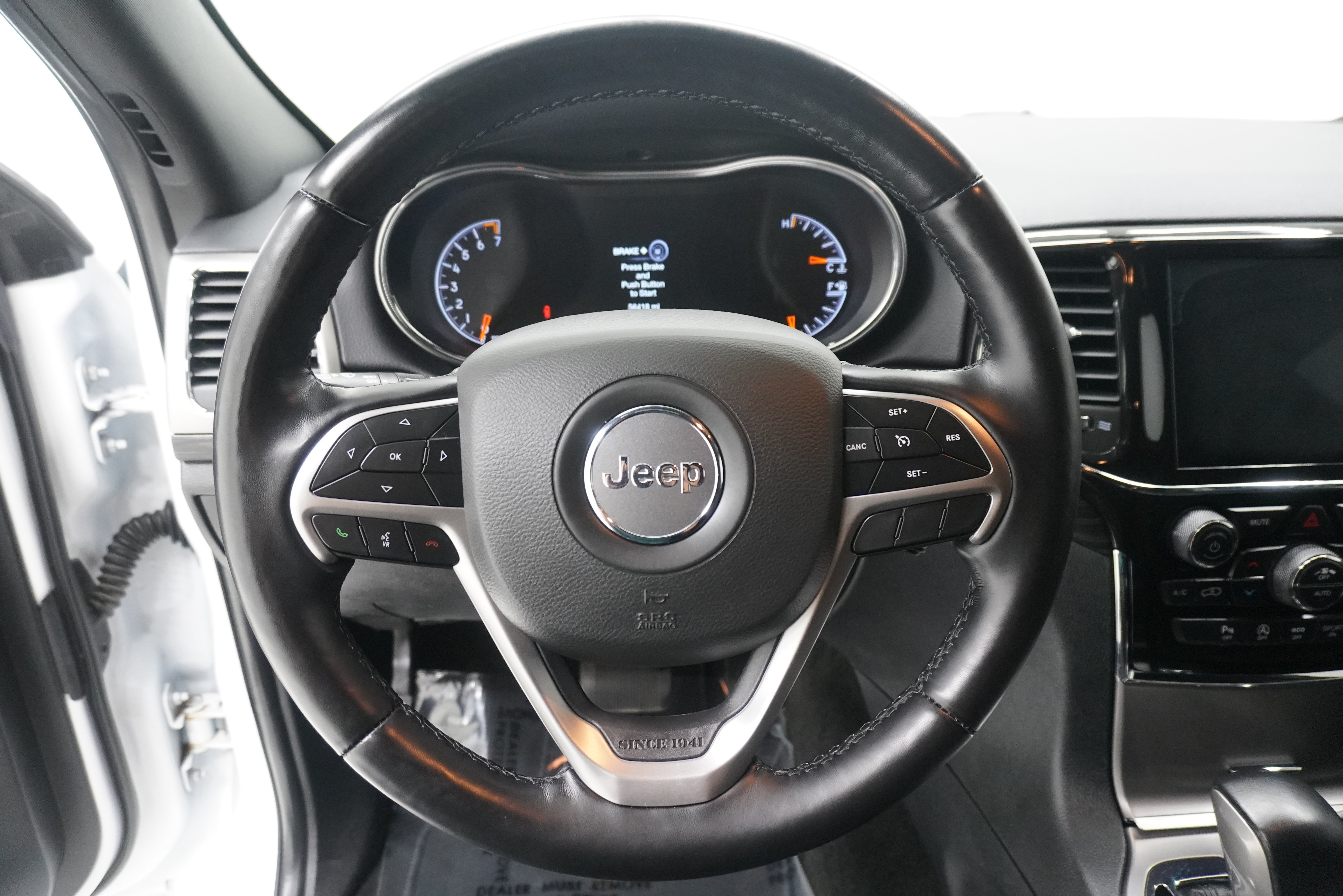 Used 2022 Jeep Grand Cherokee Laredo X RWD image 16