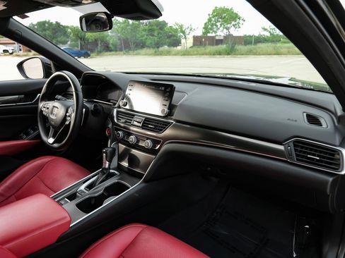 Used 2019 Honda Accord Sport image 12