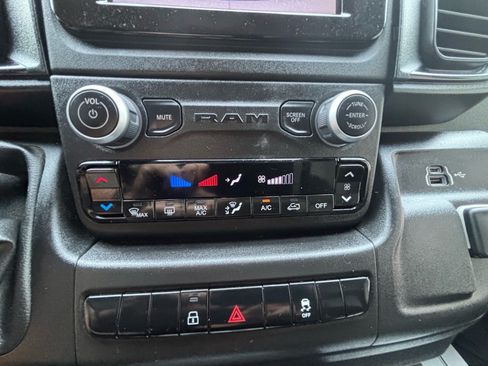 Used 2025 RAM ProMaster 2500 w/ Convenience Group FWD image 38