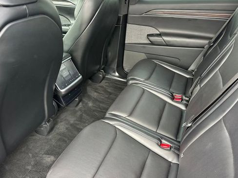 Used 2024 Tesla Model X image 13