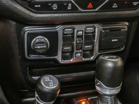 Used 2024 Jeep Wrangler Unlimited Sport AWD/4WD image 22