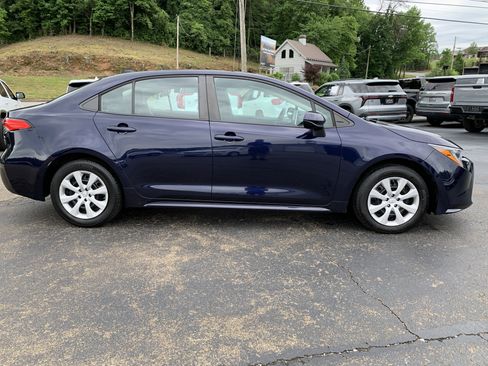 Used 2021 Toyota Corolla LE FWD image 12