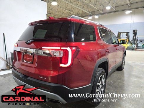 Used 2023 GMC Acadia SLE w/ Driver Convenience Package image 4