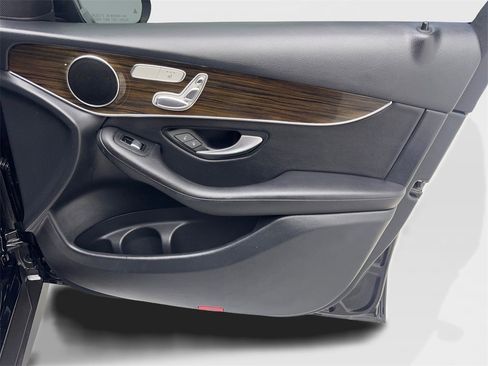 Used 2020 Mercedes-Benz GLC 300 image 43