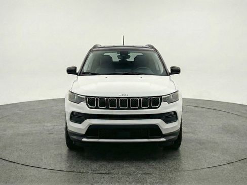 Used 2025 Jeep Compass Limited AWD/4WD image 2