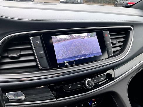 Certified 2022 Buick Enclave Essence w/ Experience Buick Package image 18