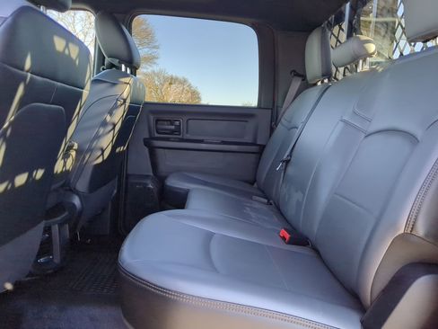 Used 2021 RAM 5500 Tradesman w/ Chrome Appearance Group image 12