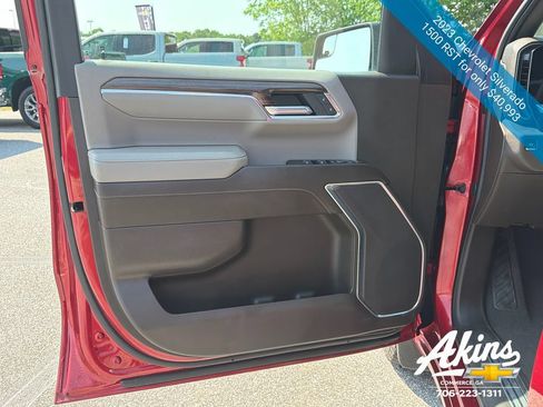 Certified 2023 Chevrolet Silverado 1500 RST w/ Z71 Off-Road Package AWD/4WD image 17