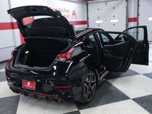 Used 2021 Hyundai Veloster N image 31