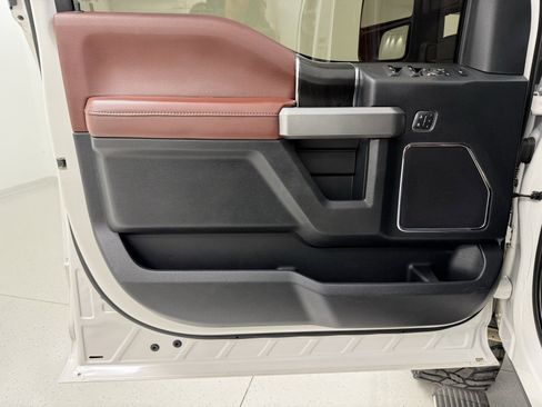 Used 2019 Ford F250 Platinum w/ Platinum Ultimate Package image 22