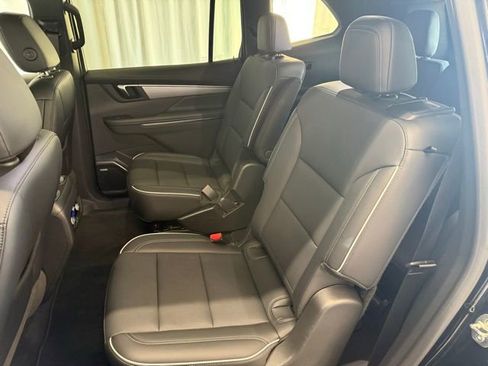 Used 2025 Buick Enclave Preferred image 21