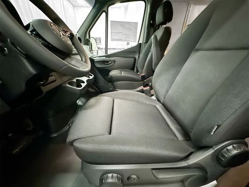 Certified 2025 Mercedes-Benz Sprinter 2500 image 21