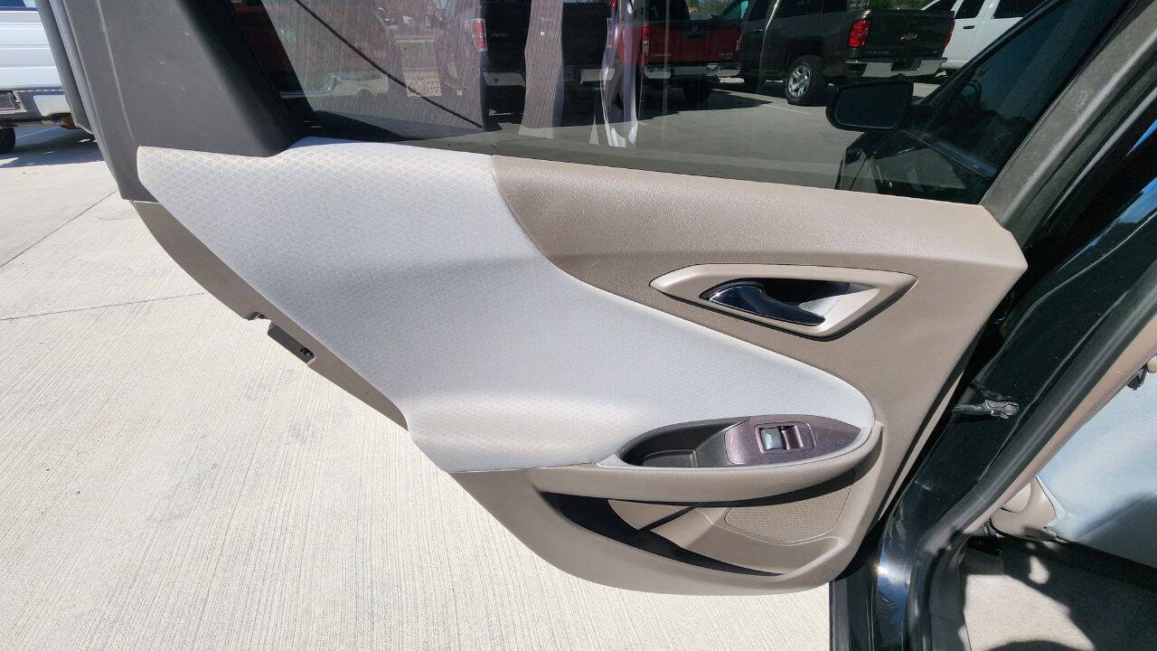 Used 2018 Chevrolet Malibu LS FWD image 19