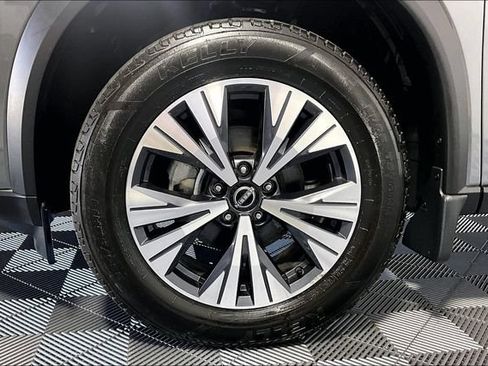 Used 2023 Nissan Rogue SV AWD/4WD image 11