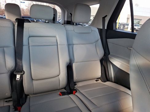 New 2026 Ford Explorer Active w/ Active Comfort Package AWD/4WD image 21