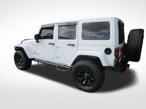 Used 2017 Jeep Wrangler Unlimited Sahara w/ Connectivity Group image 3
