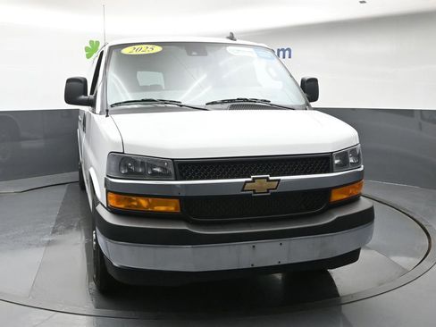 Used 2025 Chevrolet Express 3500 LT w/ LT Preferred Equipment Group RWD image 5