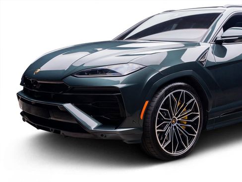 Used 2025 Lamborghini Urus SE image 14