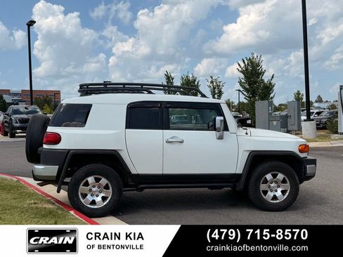 Used 2010 Toyota FJ Cruiser 4WD image 8