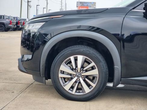 Used 2023 Nissan Pathfinder SL AWD/4WD image 8